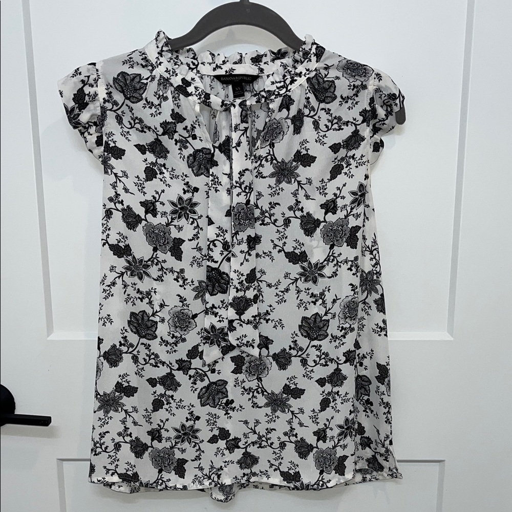 Floral Black and White Women's Tie Top XS